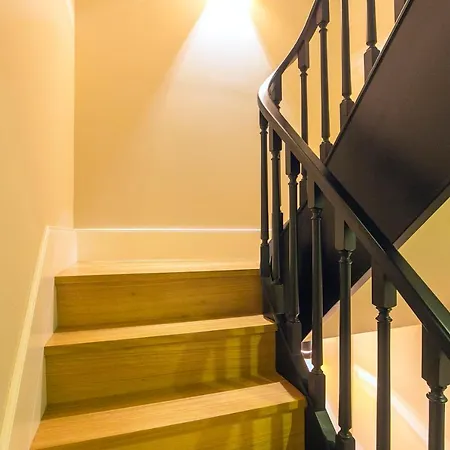Charming In Historic Downtown Apartment
