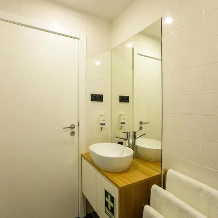 Charming In Historic Downtown Appartamento *