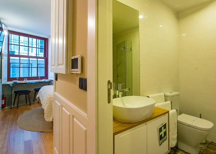 Charming In Historic Downtown Porto