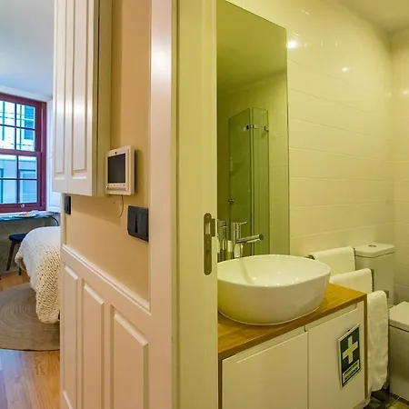 Charming In Historic Downtown Porto