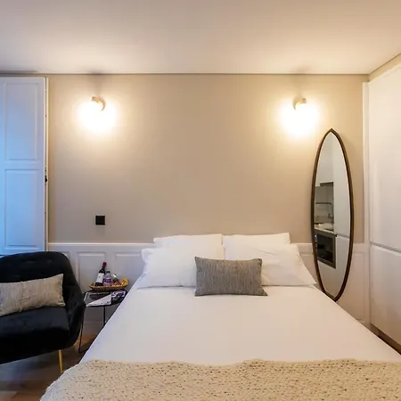 Charming In Historic Downtown Appartement *