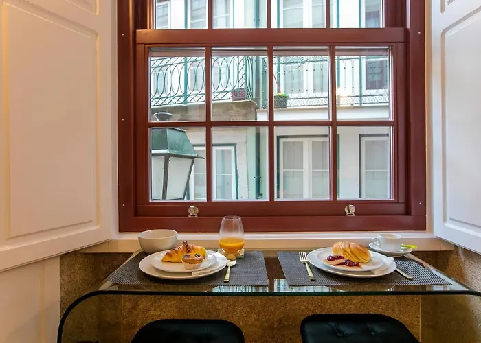 Charming In Historic Downtown Oporto